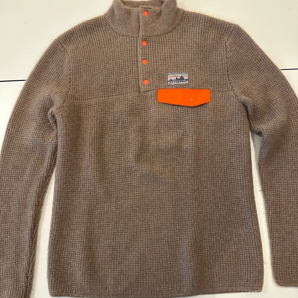 Patagonia undyed Cashmere snap tee